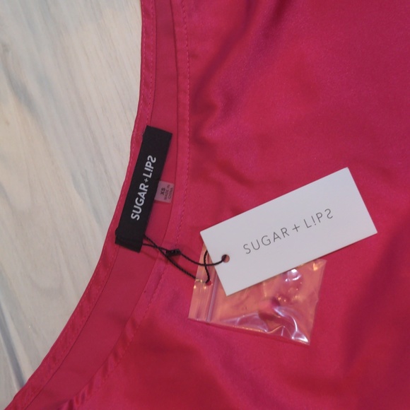 Asymmetrical Magenta Date Top - Size XS - Picture 7 of 16